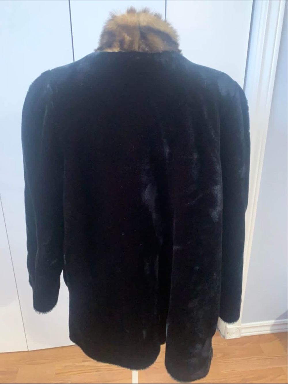 Faux Fur - Picture 3 of 4